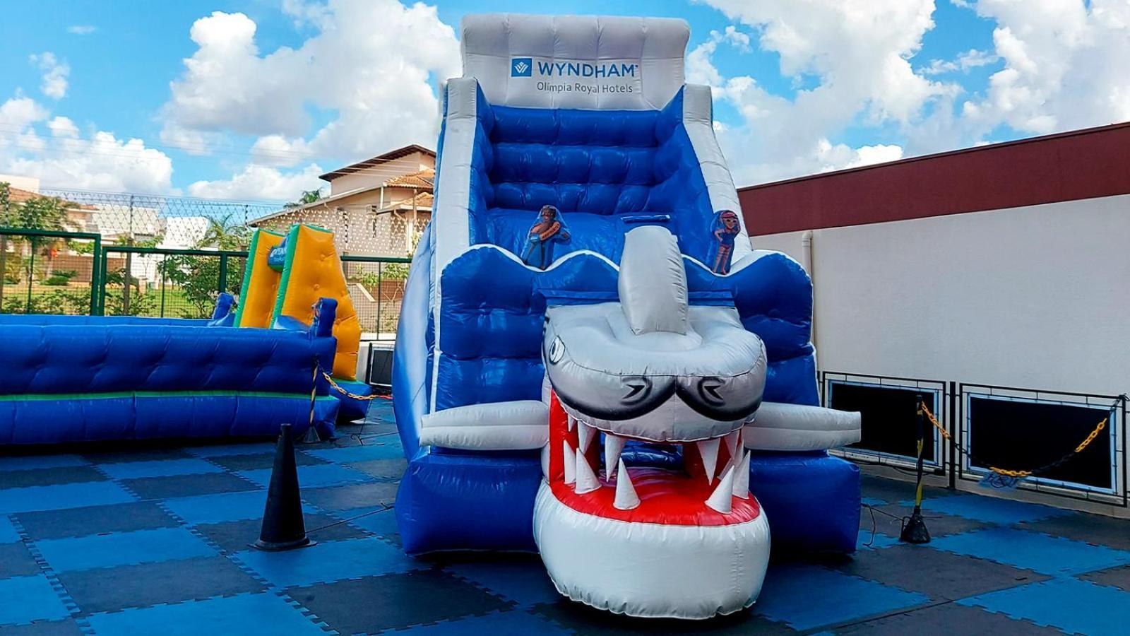 Wyndham Olimpia Royal Hotels Eksteriør billede Inflatable slide