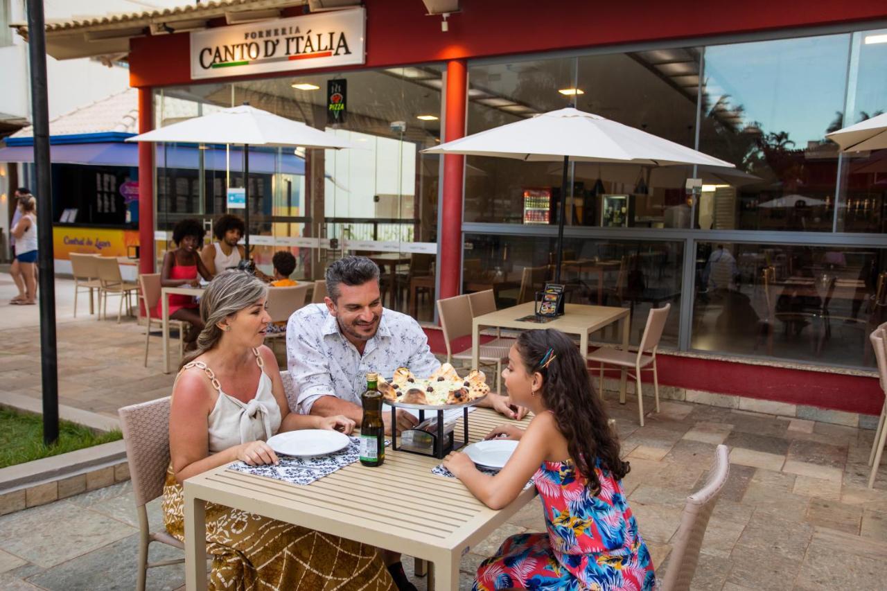 Wyndham Olimpia Royal Hotels Eksteriør billede Family dining at the restaurant