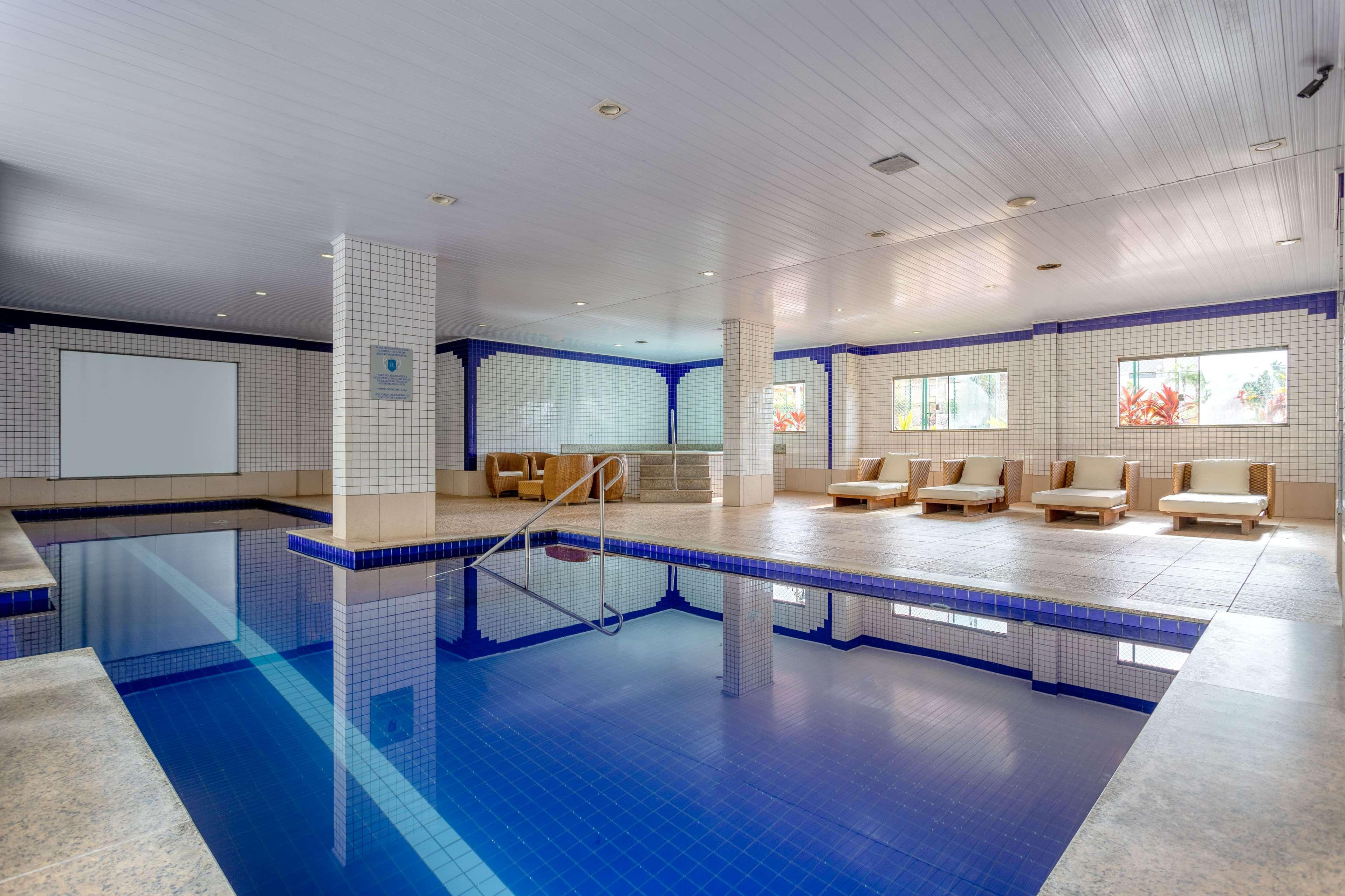 Wyndham Olimpia Royal Hotels Eksteriør billede The swimming pool at the hotel